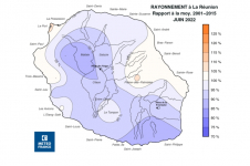 Rapport à la normale de rayonnement global journalier à la Réunion - Juin 2022