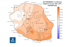 Rapport à la normale du rayonnement global global journalier à La Réunion - Février 2023