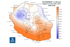 Rapport à la normale de rayonnement global journalier à La Réunion - avril 2025