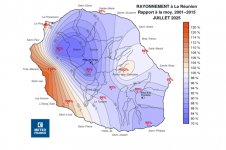 Rapport à la normale de rayonnement global journalier à La Réunion - juillet 2025