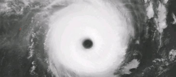 Le cyclone tropical très intense Freddy à son maximum d'intensité au Nord de Rodrigues