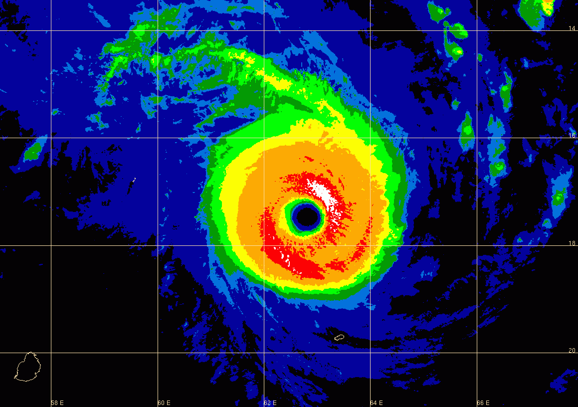 Le cyclone tropical Freddy à son maximum d'intensité au Nord de Rodrigues